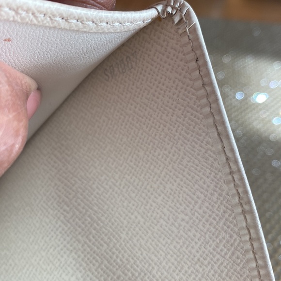 EUC Louis Vuitton Ivory Epi Leather Koala Wallet $275 - Picture 13 of 13